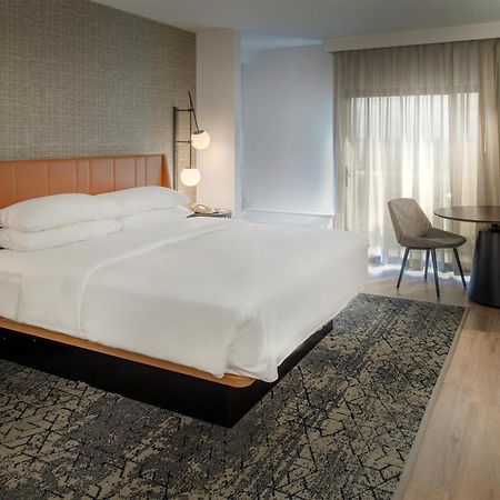 Sheraton Westport Plaza Maryland Heights Exterior photo