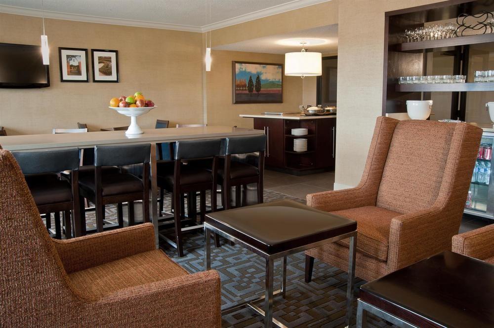 Sheraton Westport Plaza Maryland Heights Exterior photo
