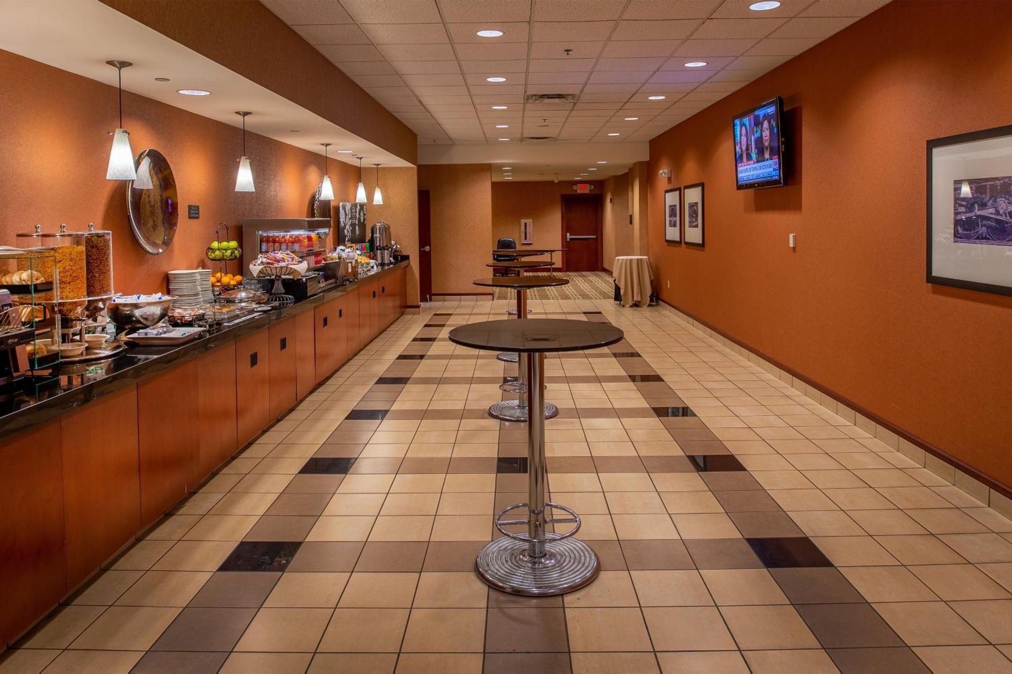Sheraton Westport Plaza Maryland Heights Exterior photo