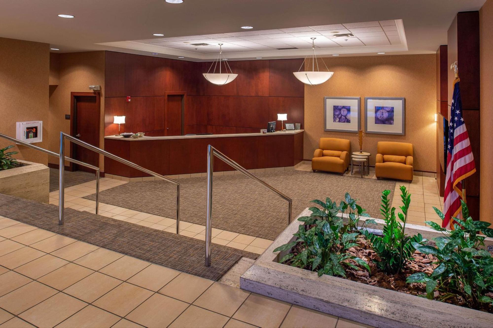 Sheraton Westport Plaza Maryland Heights Exterior photo