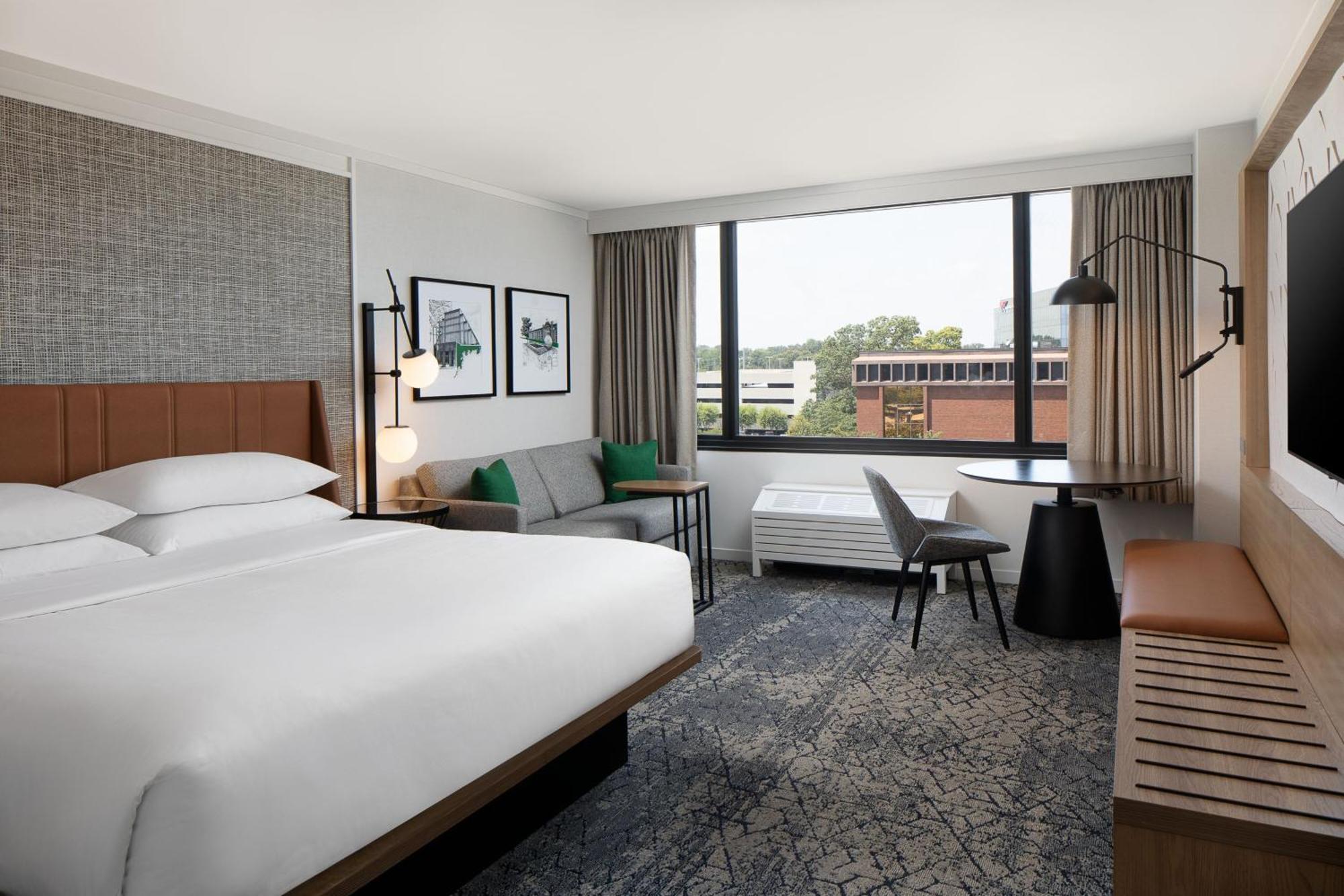 Sheraton Westport Plaza Maryland Heights Exterior photo