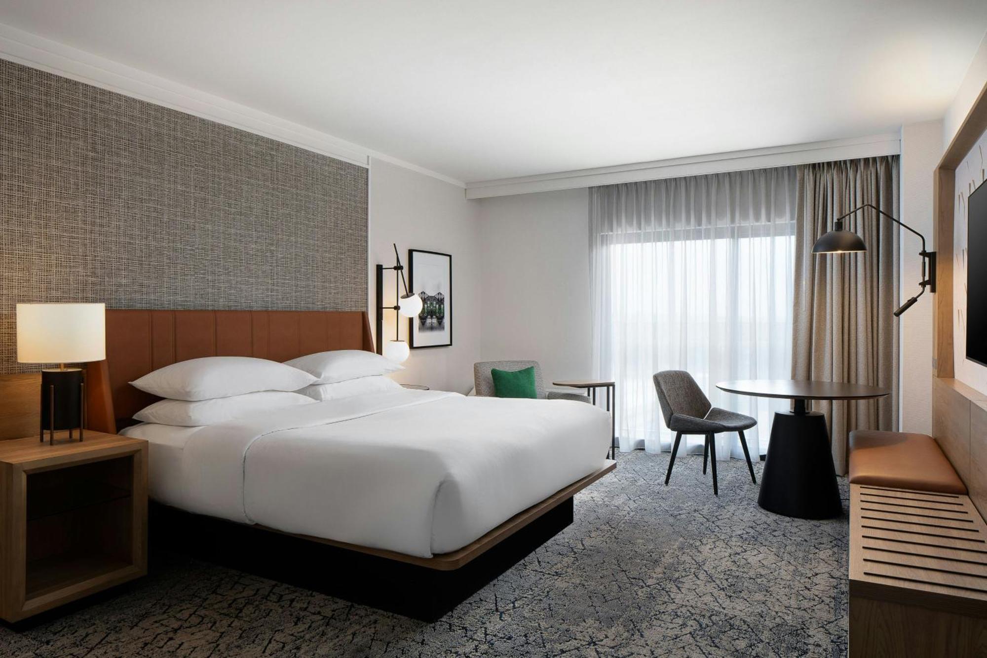 Sheraton Westport Plaza Maryland Heights Exterior photo